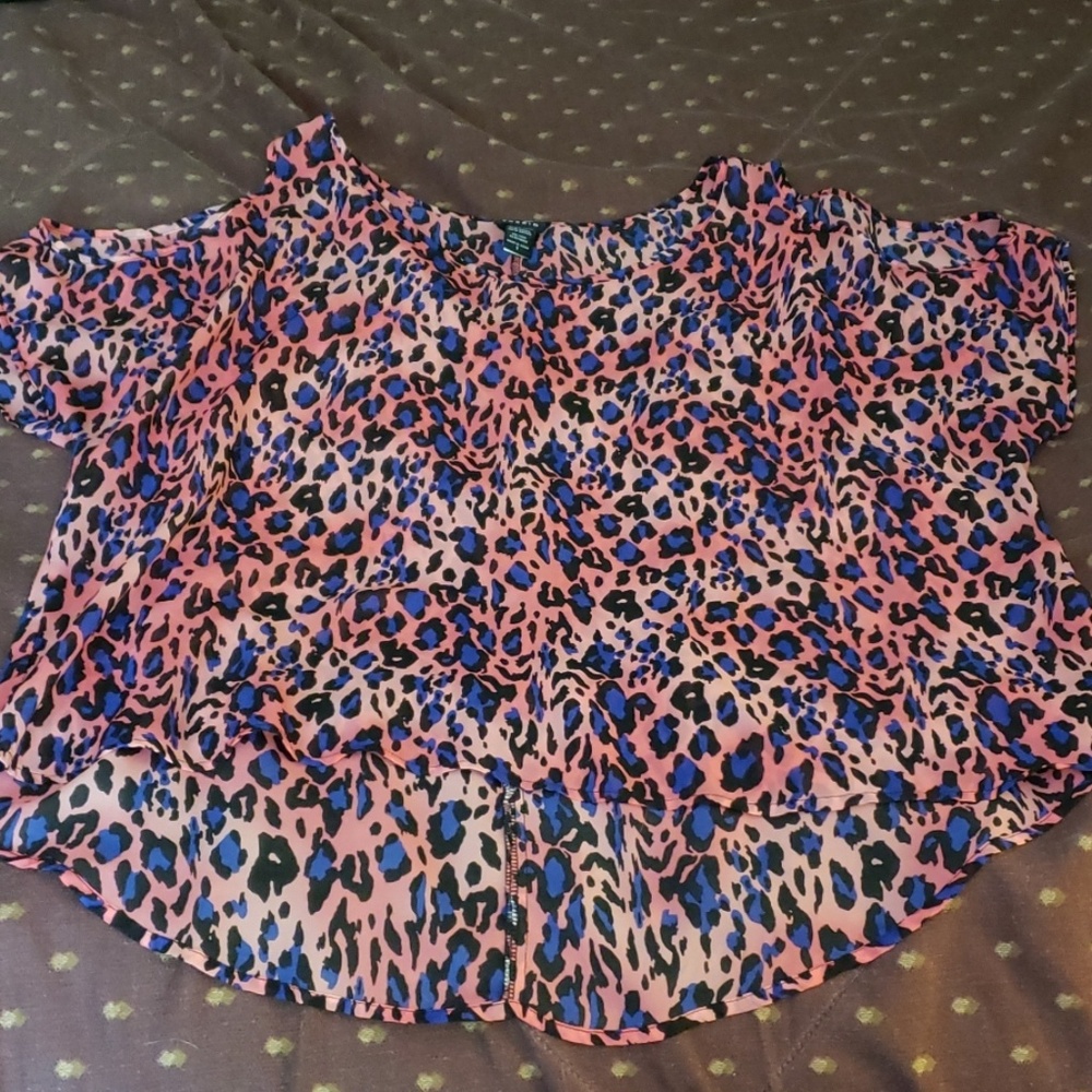 Cold shoulder top